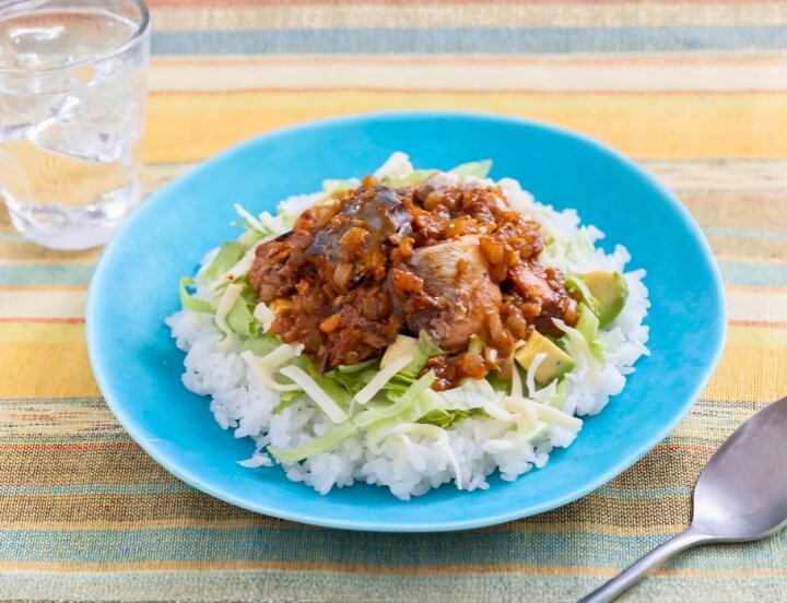 月花さばトマト煮で簡単タコライス